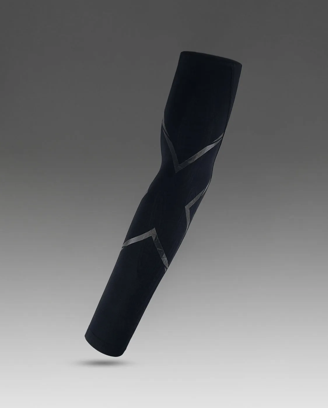 Force Compression Arm Guards sold by 2xu product image thumbnail 2