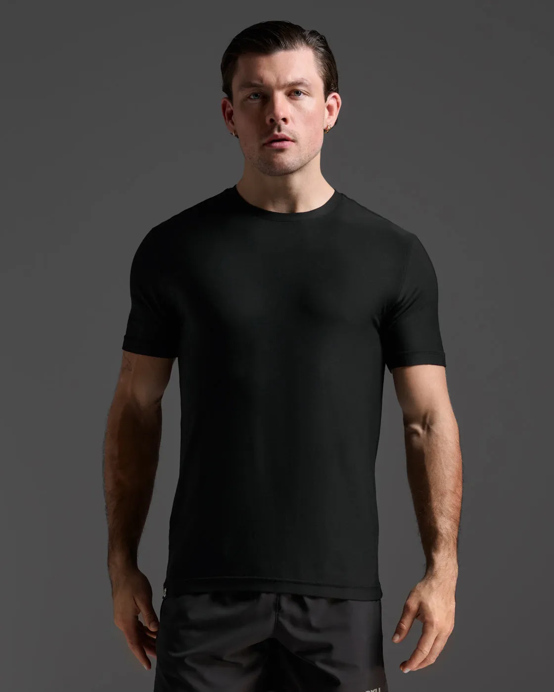 Signature Tee sold by 2xu