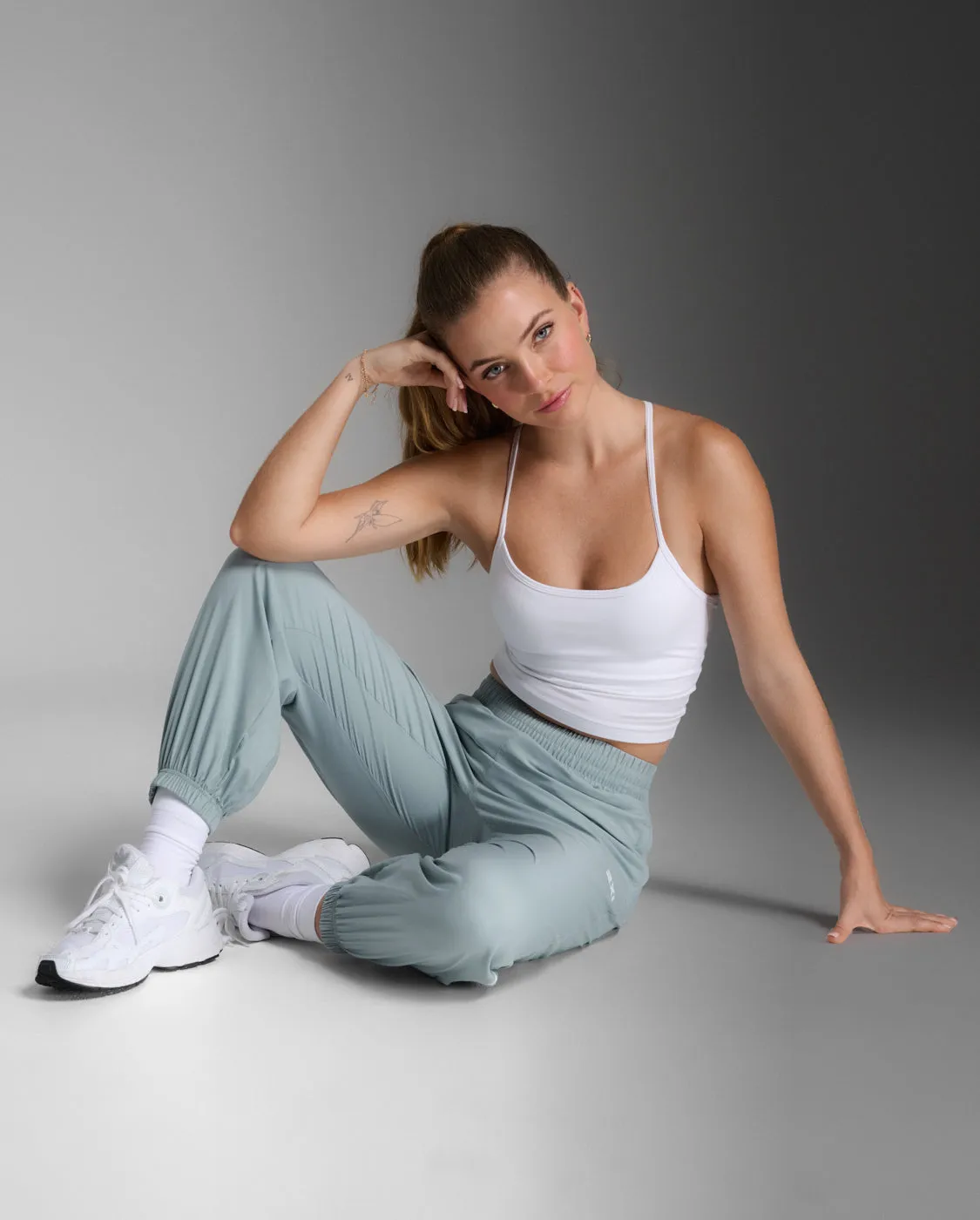 Aero Hi-Rise Woven Jogger sold by 2xu product image thumbnail 5