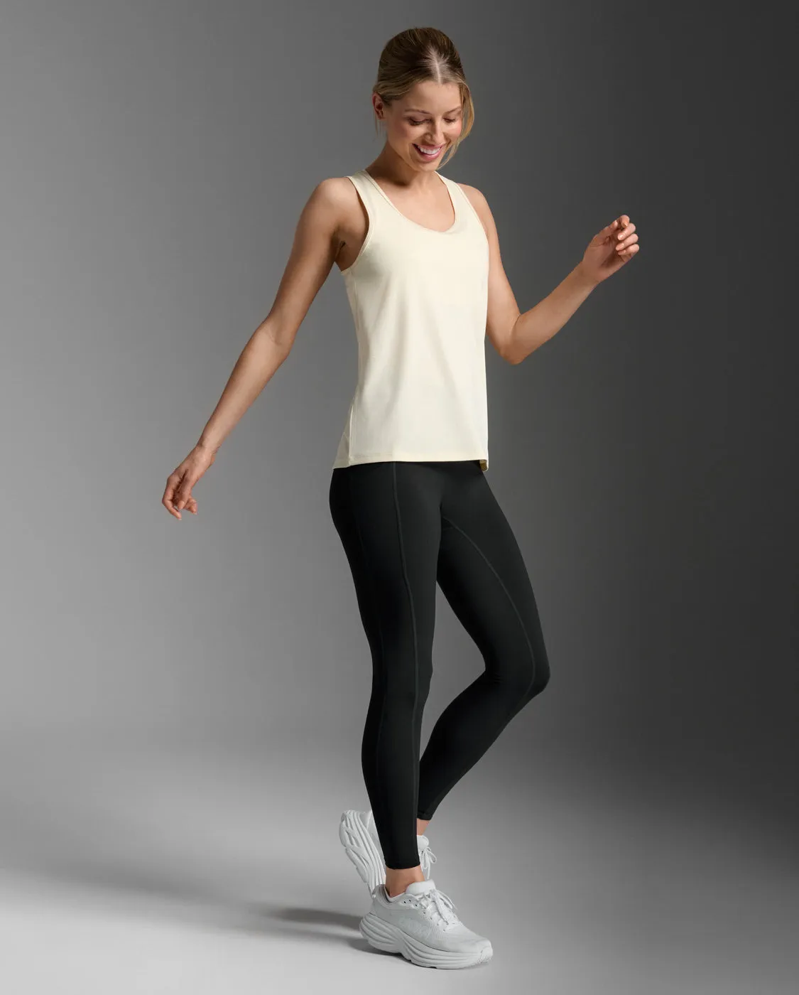 Aero Singlet sold by 2xu product image thumbnail 4