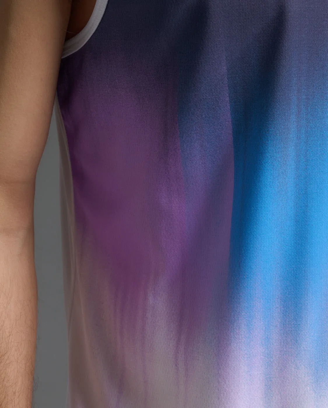 Aero Tank sold by 2xu product image thumbnail 5