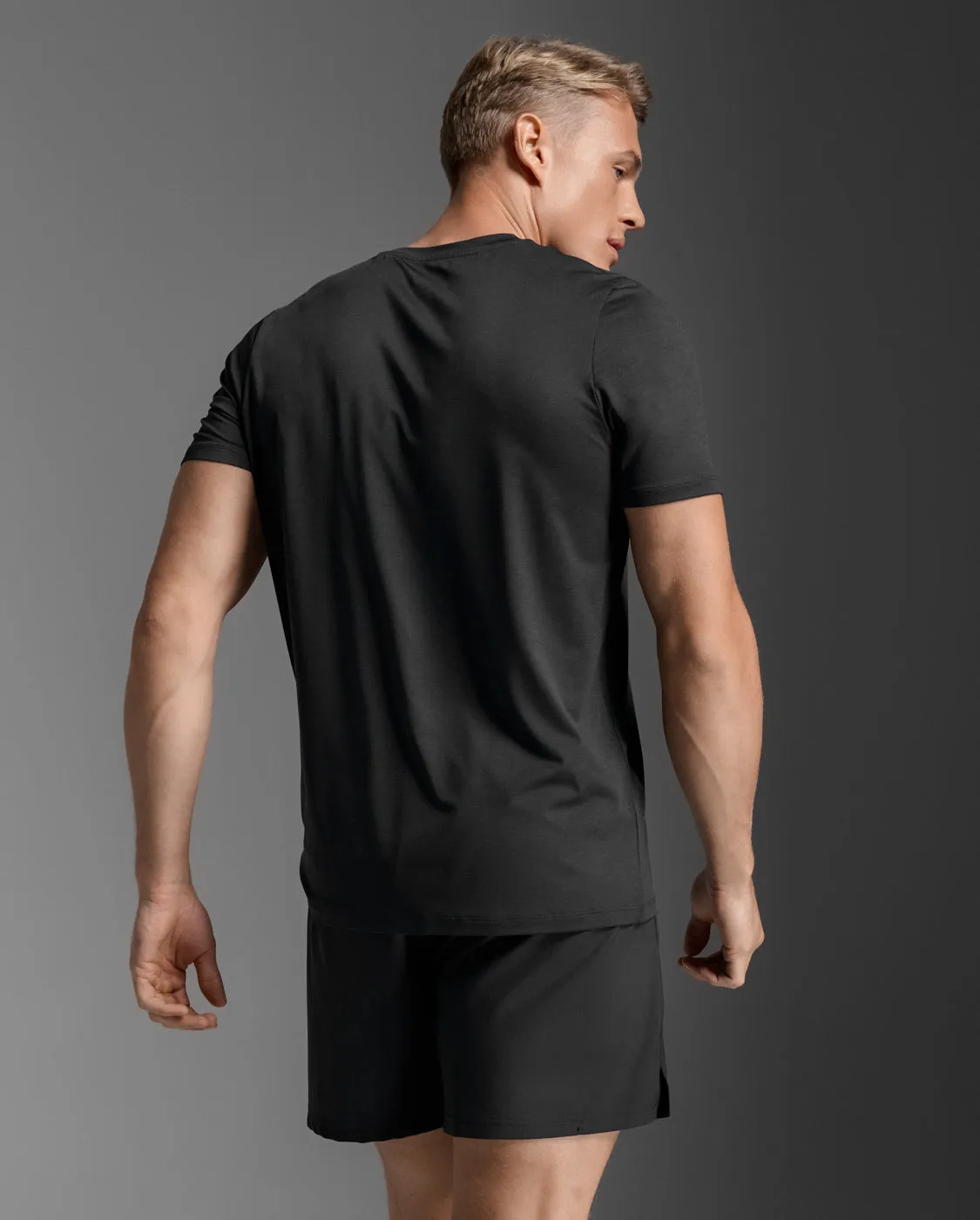 Motion Tee sold by 2xu product image thumbnail 2