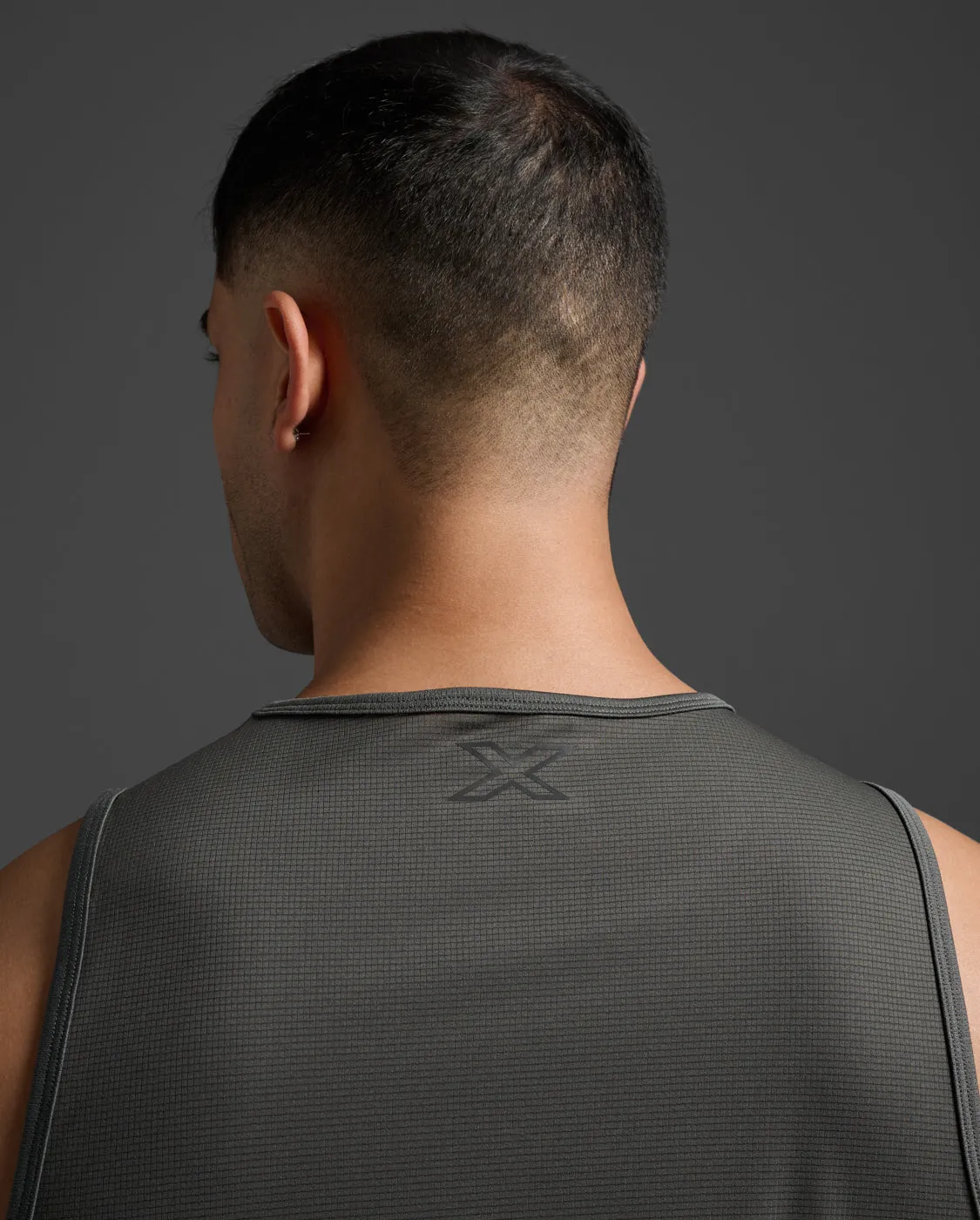 Aero Tank sold by 2xu product image thumbnail 4