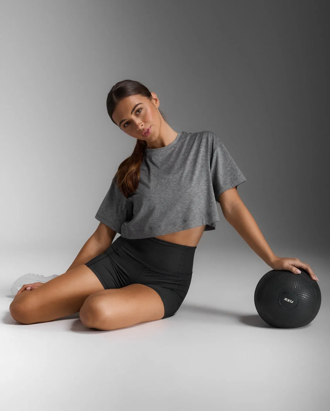 Form Soft Jersey Crop Tee sold by 2xu product image thumbnail 4