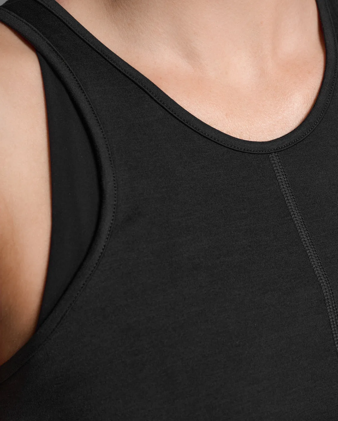 Form Soft Jersey Crop Tank sold by 2xu product image thumbnail 5