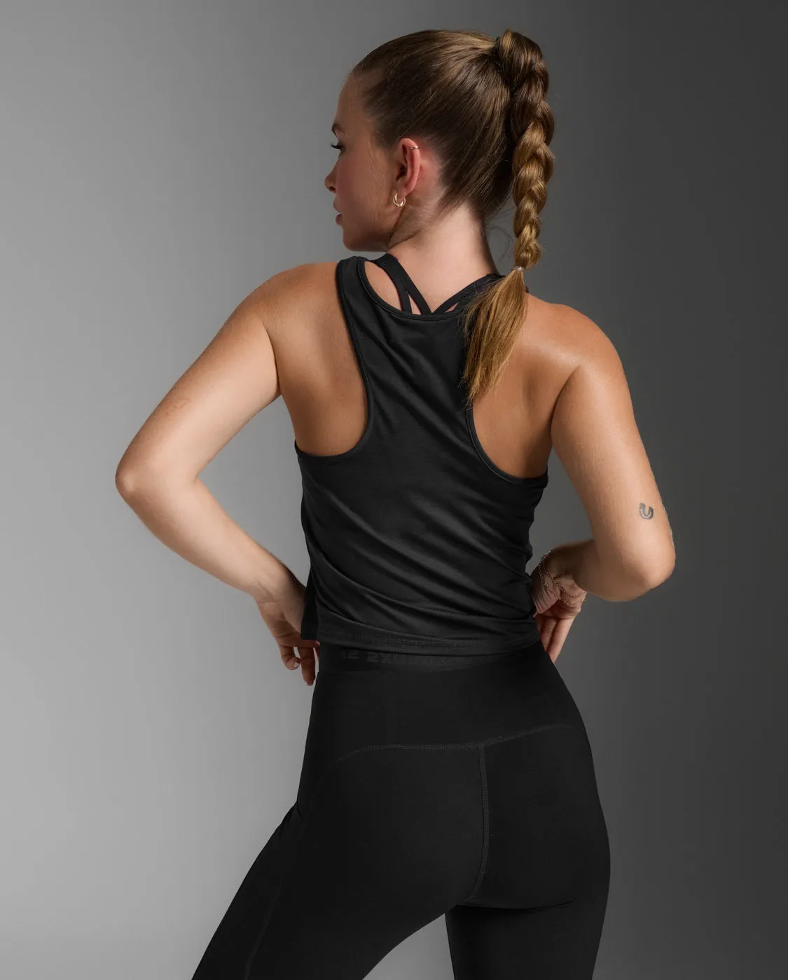 Form Soft Jersey Crop Tank sold by 2xu product image thumbnail 2