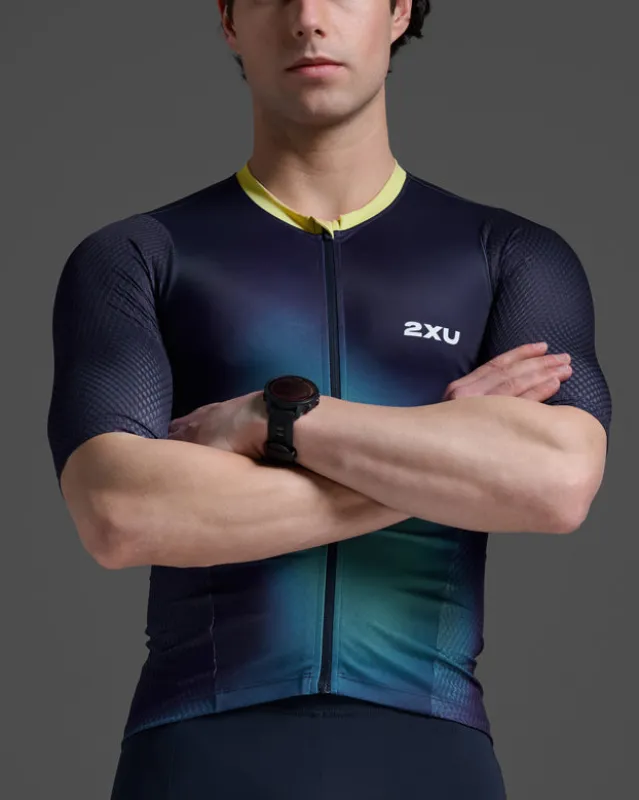 Aero Hex Tri Sleeved Top sold by 2xu
