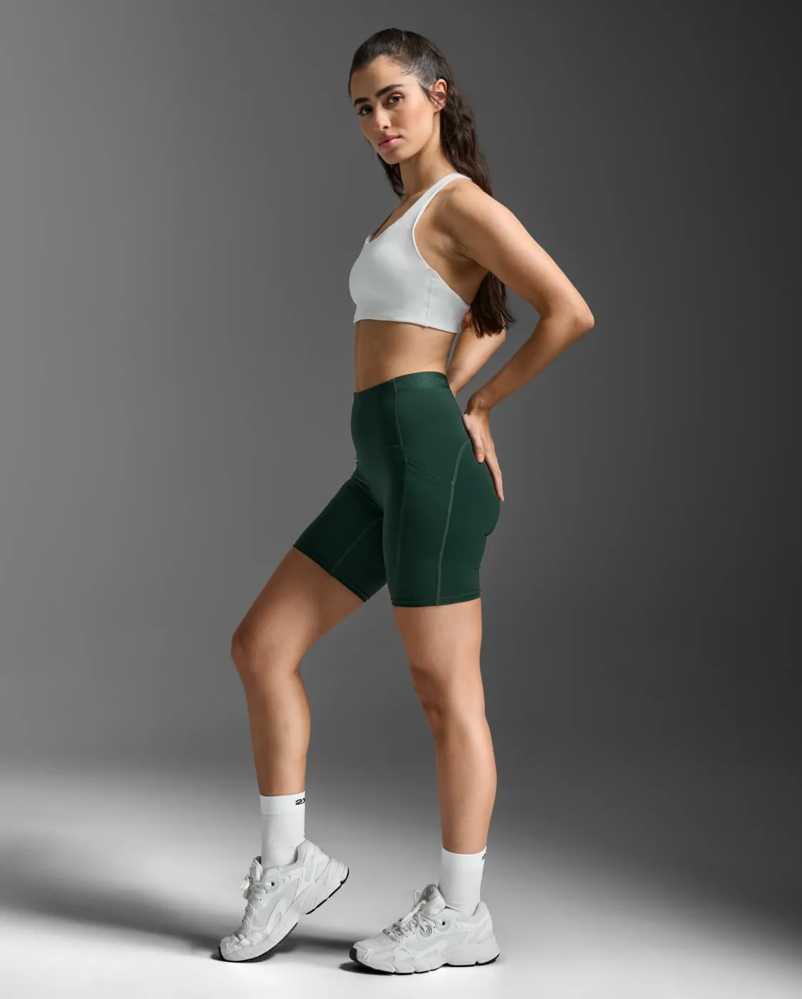 Form Stash Hi-Rise 6" Compression Short with Pockets sold by 2xu product image thumbnail 4