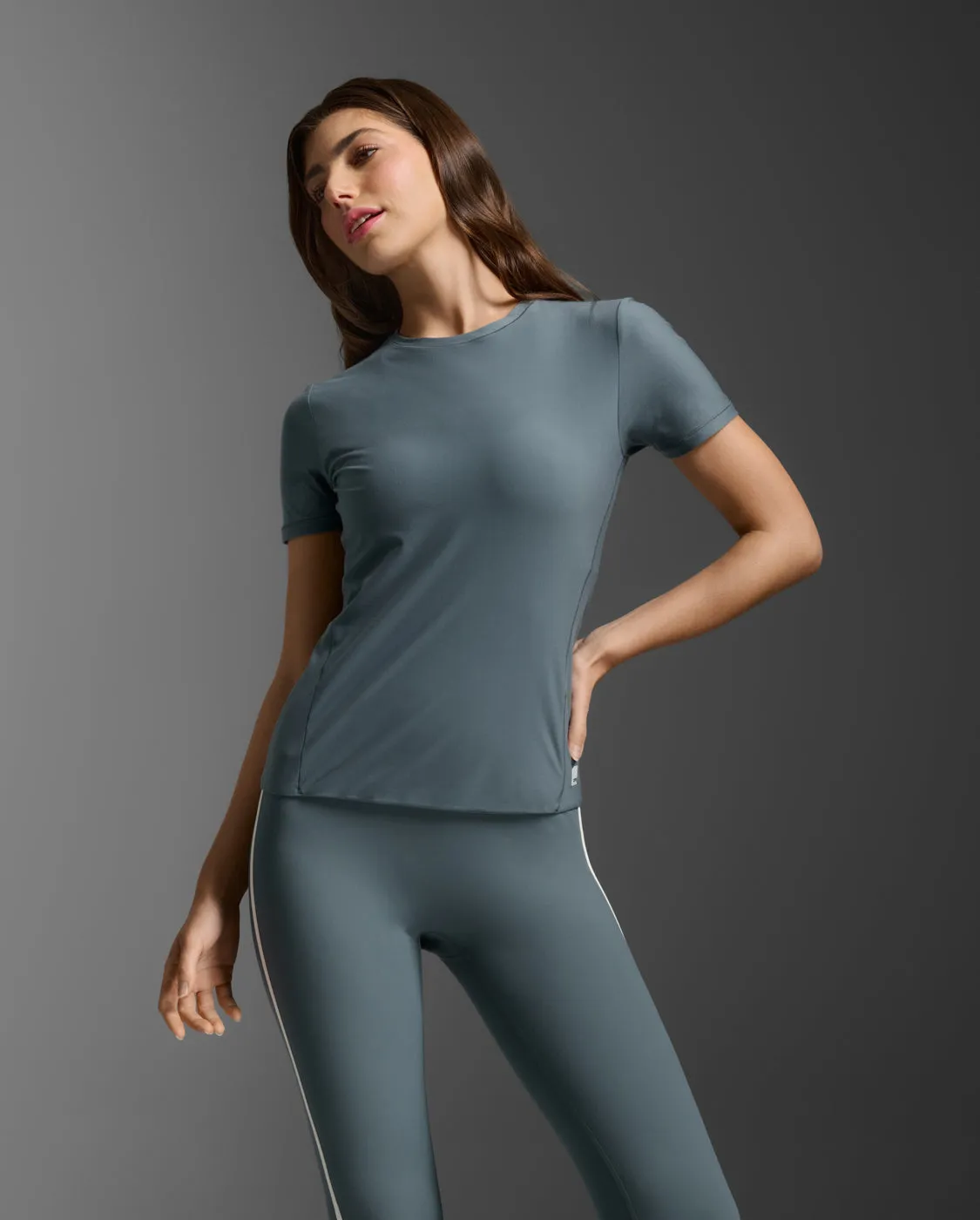 Wonderluxe Fitted Tee sold by 2xu