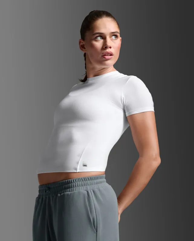 Wonderluxe Fitted Tee sold by 2xu