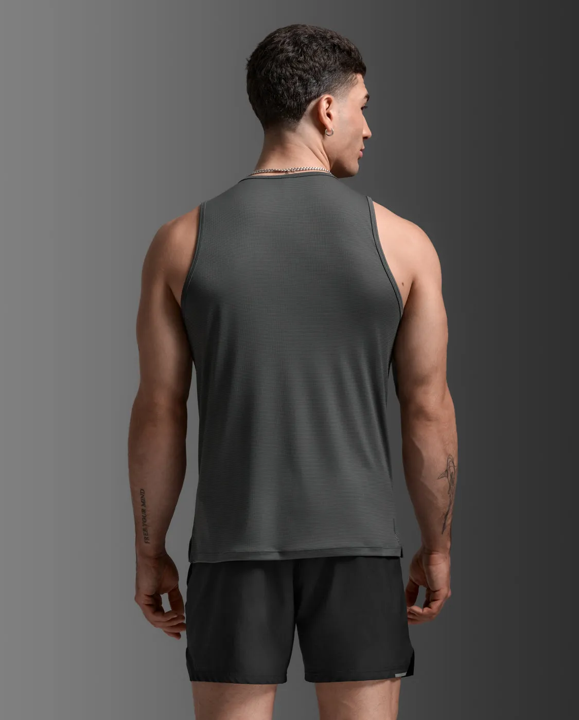 Aero Tank sold by 2xu product image thumbnail 2