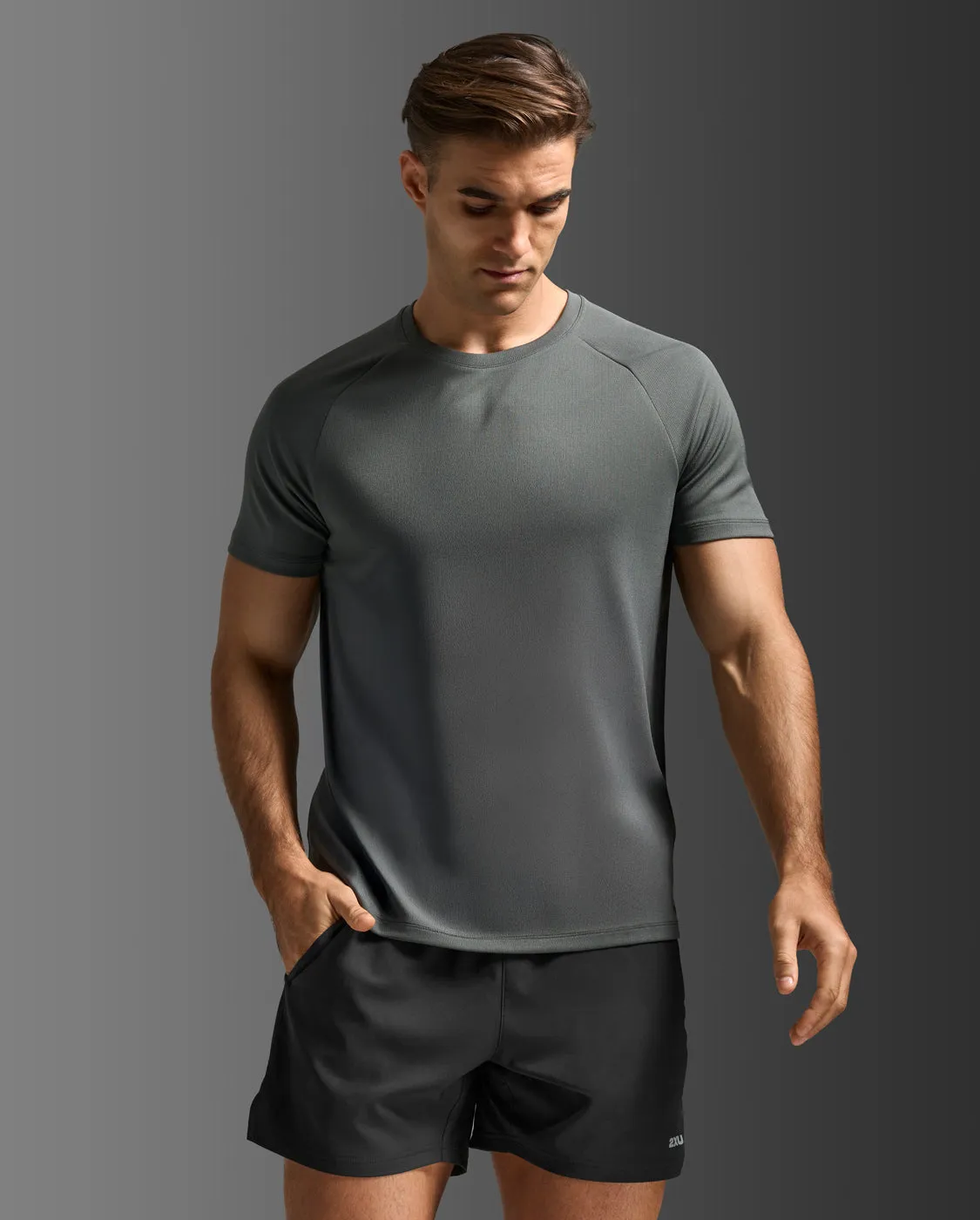 Aero Tee sold by 2xu