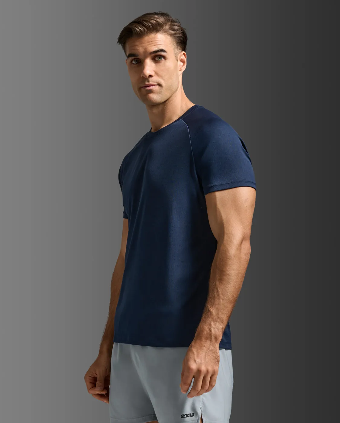Aero Tee sold by 2xu