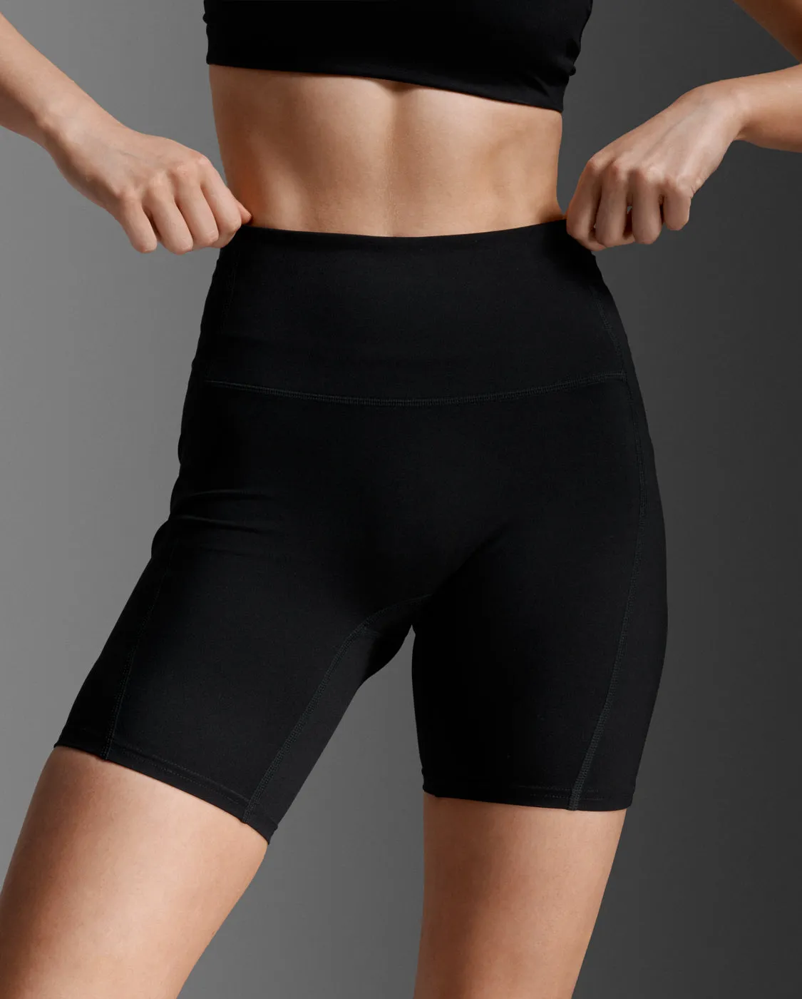 Form Stash Hi-Rise 4" Compression Short with Pockets sold by 2xu product image thumbnail 4
