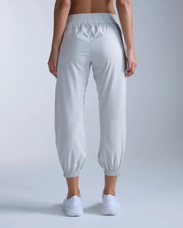 Aero Hi-Rise Woven Jogger sold by 2xu