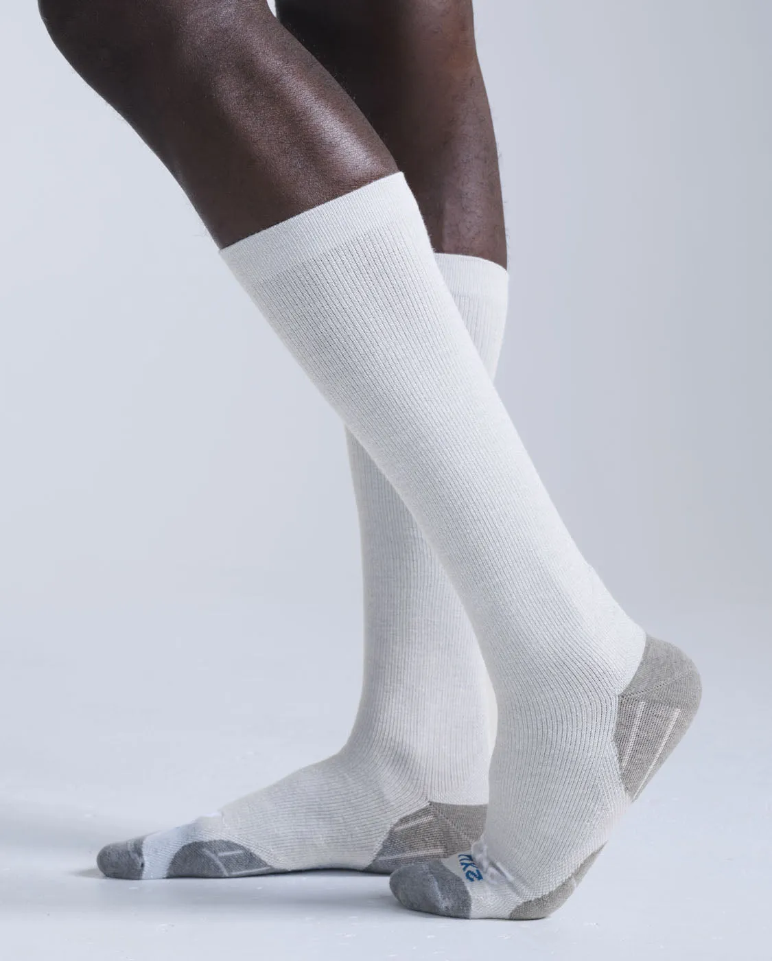 24/7 Bamboo Compression Socks sold by 2xu product image thumbnail 2