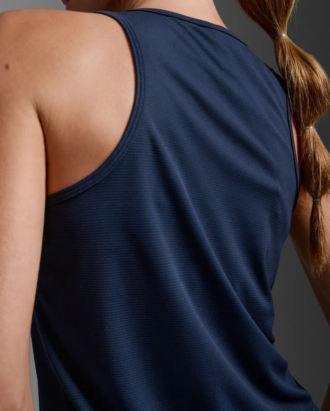 Aero Singlet sold by 2xu product image thumbnail 5
