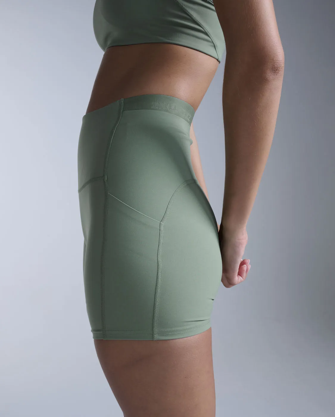 Form Stash Hi-Rise Compression 4 Inch Shorts sold by 2xu product image thumbnail 4