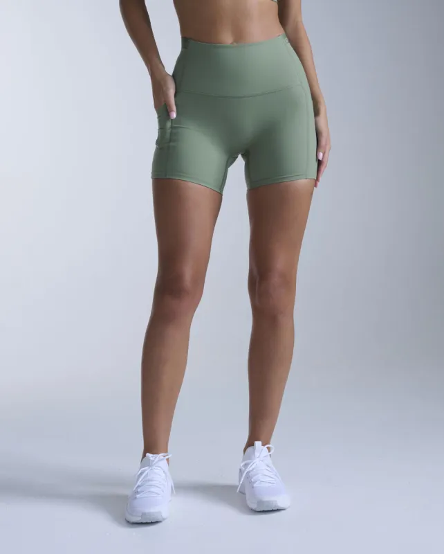 Form Stash Hi-Rise Compression 4 Inch Shorts made by 2xu