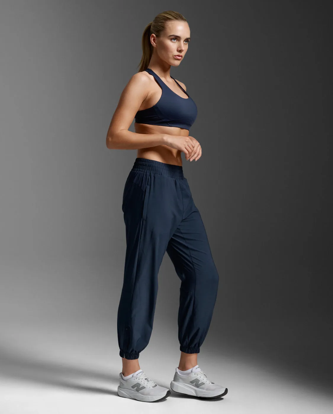 Aero Hi-Rise Woven Jogger sold by 2xu product image thumbnail 5