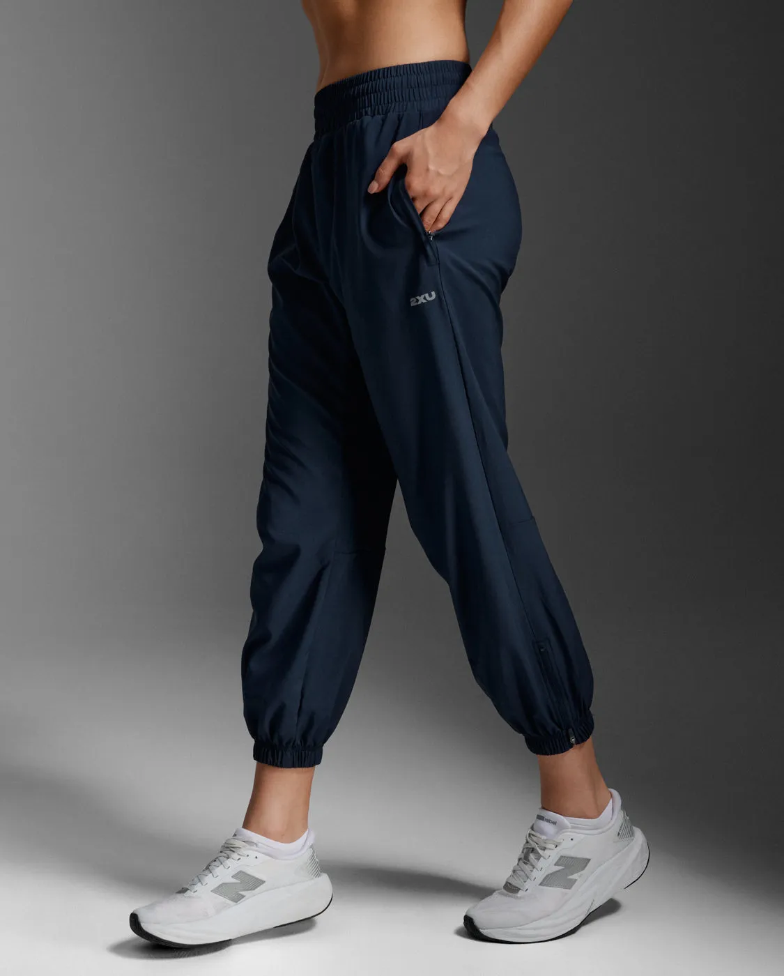 Aero Hi-Rise Woven Jogger sold by 2xu product image thumbnail 2