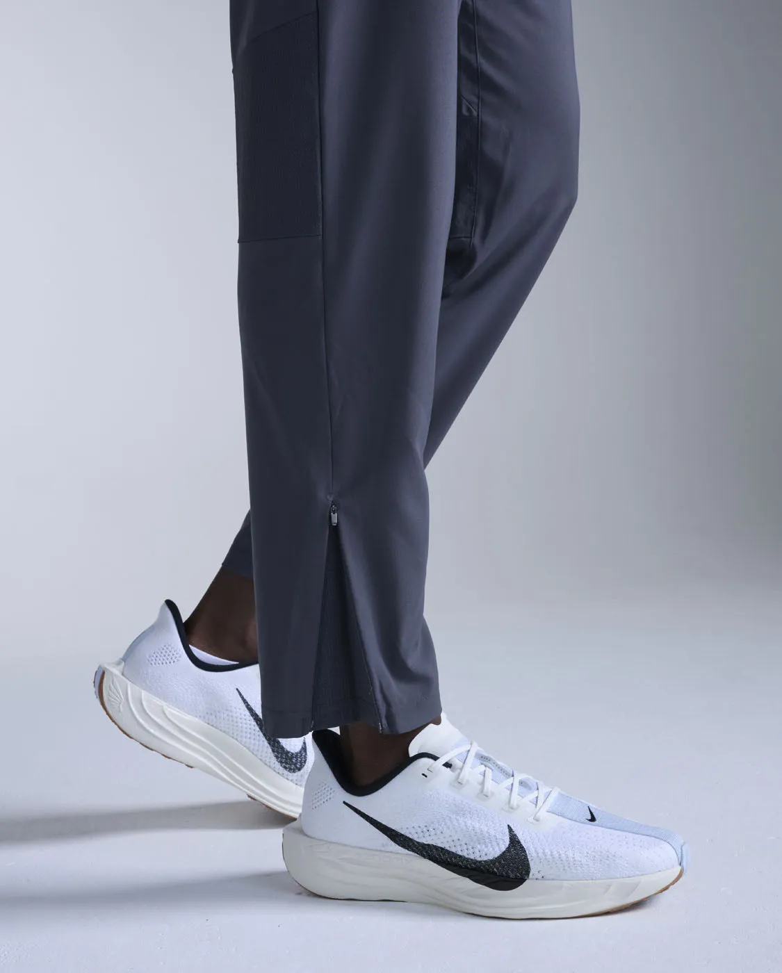 Aero Woven Jogger sold by 2xu product image thumbnail 3