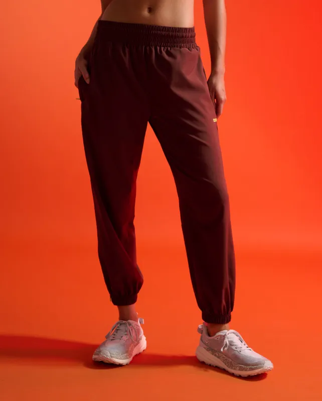 Aero Hi-Rise Woven Jogger made by 2xu