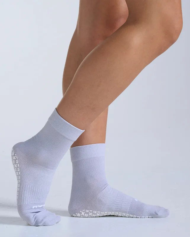 Performance Crew Grip Socks made by 2xu