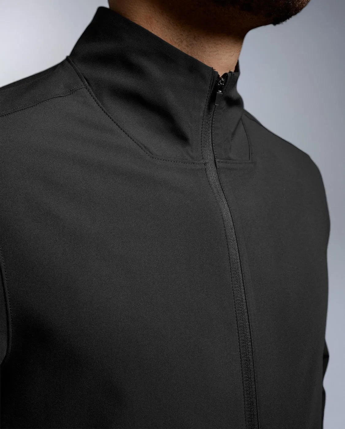 Signature Hybrid Jacket sold by 2xu product image thumbnail 3