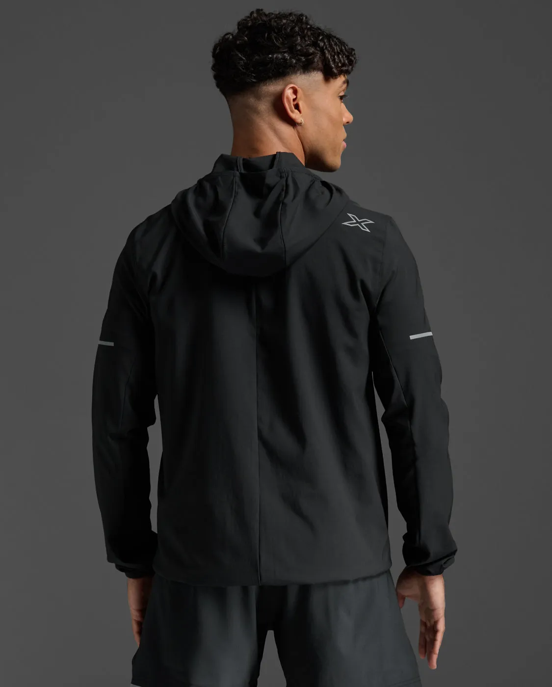 Aero Jacket sold by 2xu product image thumbnail 2