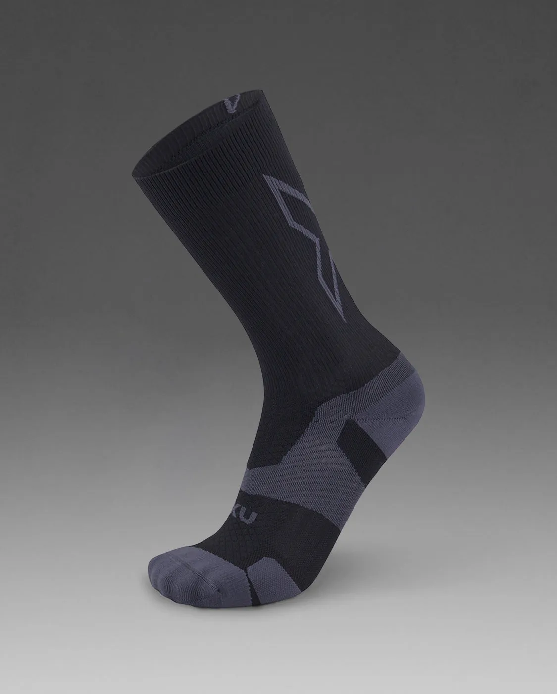 Vectr Light Cushion Crew Socks sold by 2xu