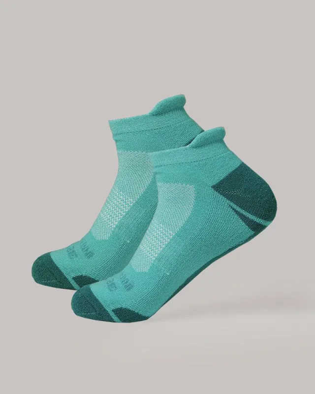 WOMEN'S COOL COMFORT COLORBLOCK ANKLE RUNNING SOCKS sold by 32 Degrees