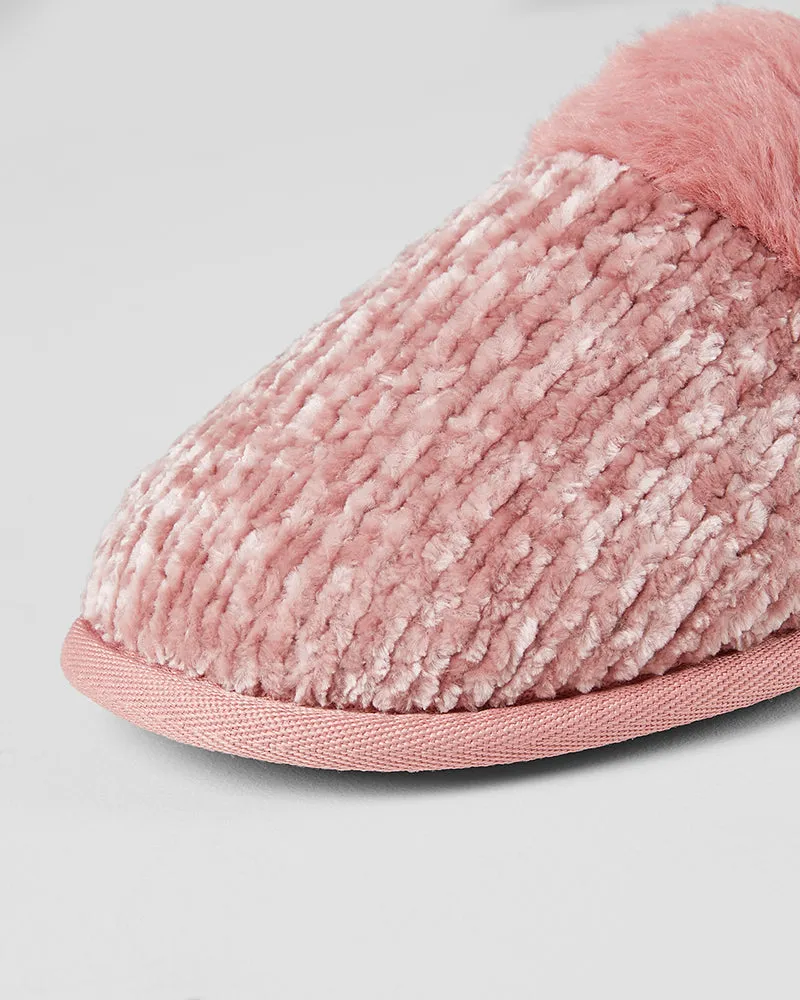 WOMEN'S COZY CHENILLE SLIPPERS sold by 32 Degrees product image thumbnail 5