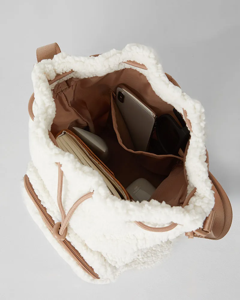 COZY SHERPA BUCKET BAG sold by 32 Degrees product image thumbnail 2