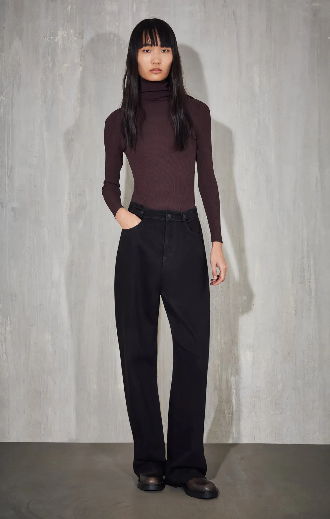 EASY | SOLID NOIR sold by 3x1