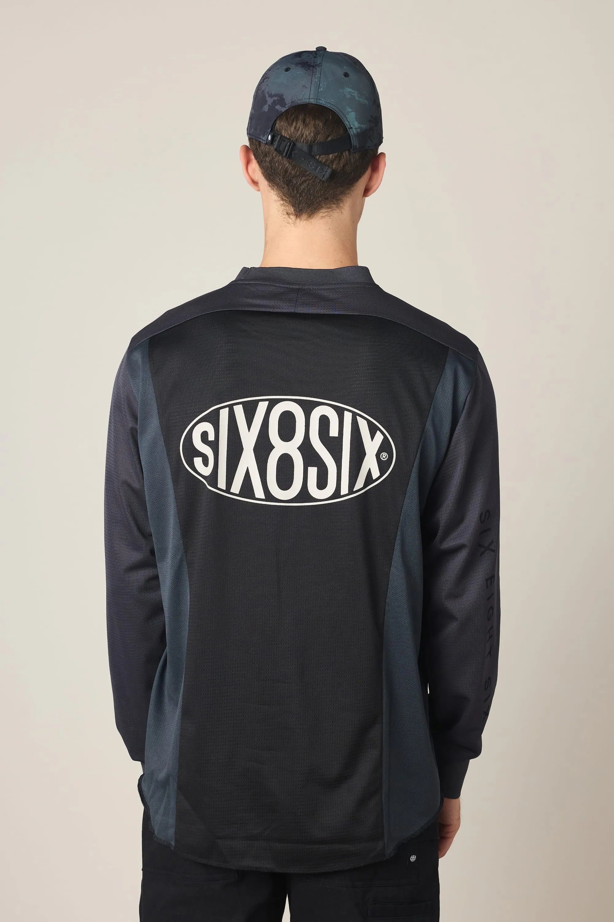 686 Men's 92 Turbo LS Tech Tee sold by 686 product image thumbnail 2