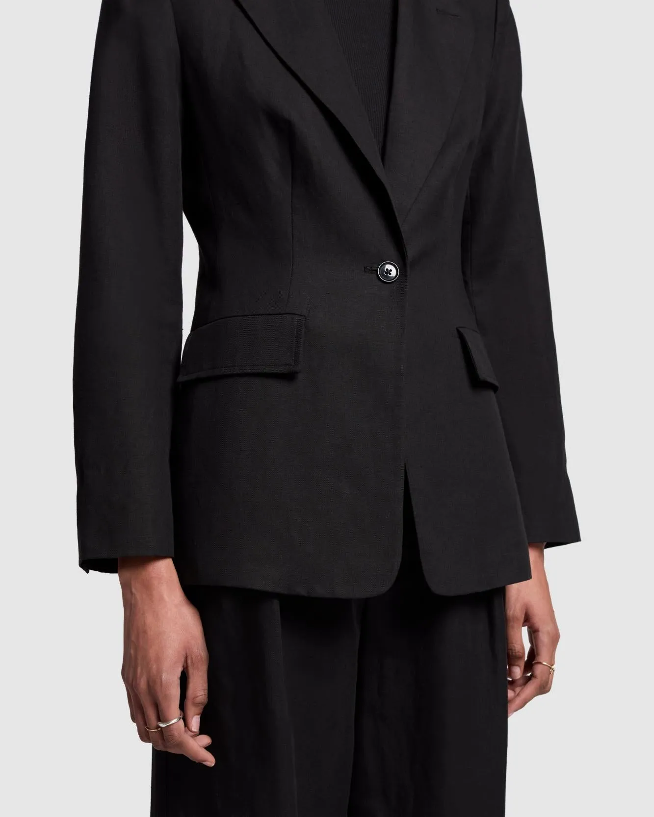 Linen Blend Blazer in Black sold by 7 For All Mankind product image thumbnail 5