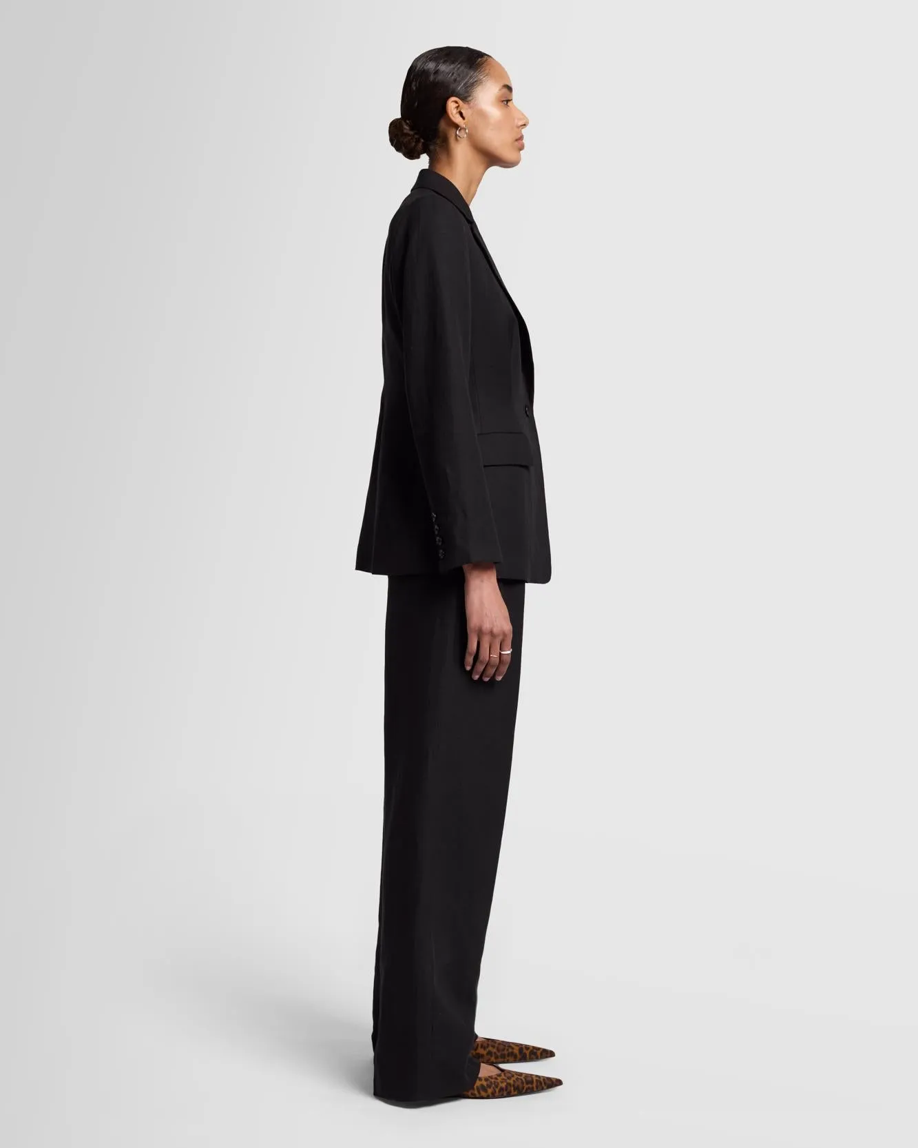 Linen Blend Blazer in Black sold by 7 For All Mankind product image thumbnail 2