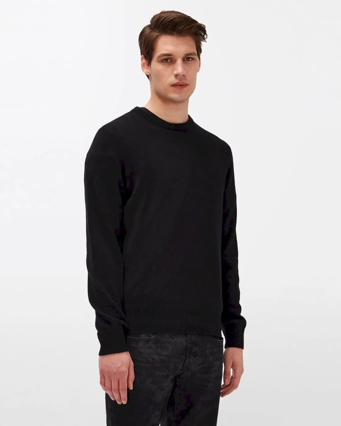 Cashmere Crew in Black sold by 7 For All Mankind