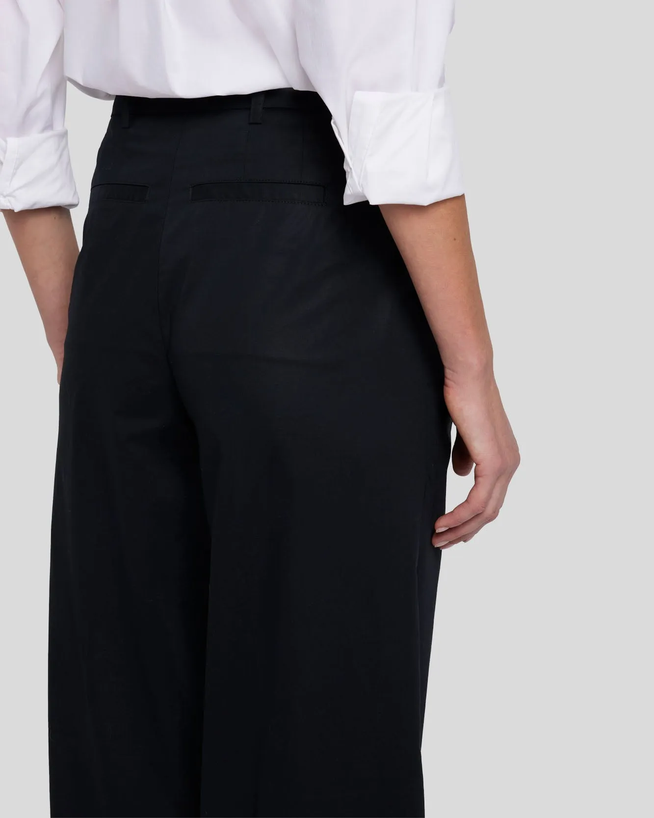 Pleated Poplin Trouser in Black sold by 7 For All Mankind product image thumbnail 5