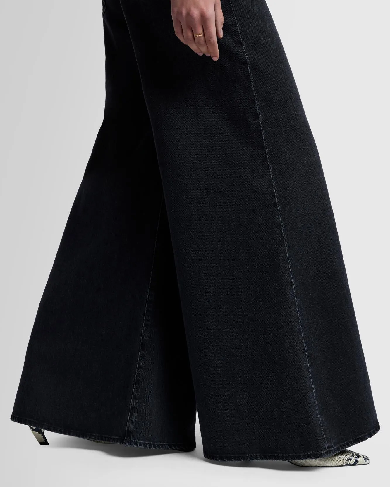 MANKIND Willow in Crow sold by 7 For All Mankind product image thumbnail 3