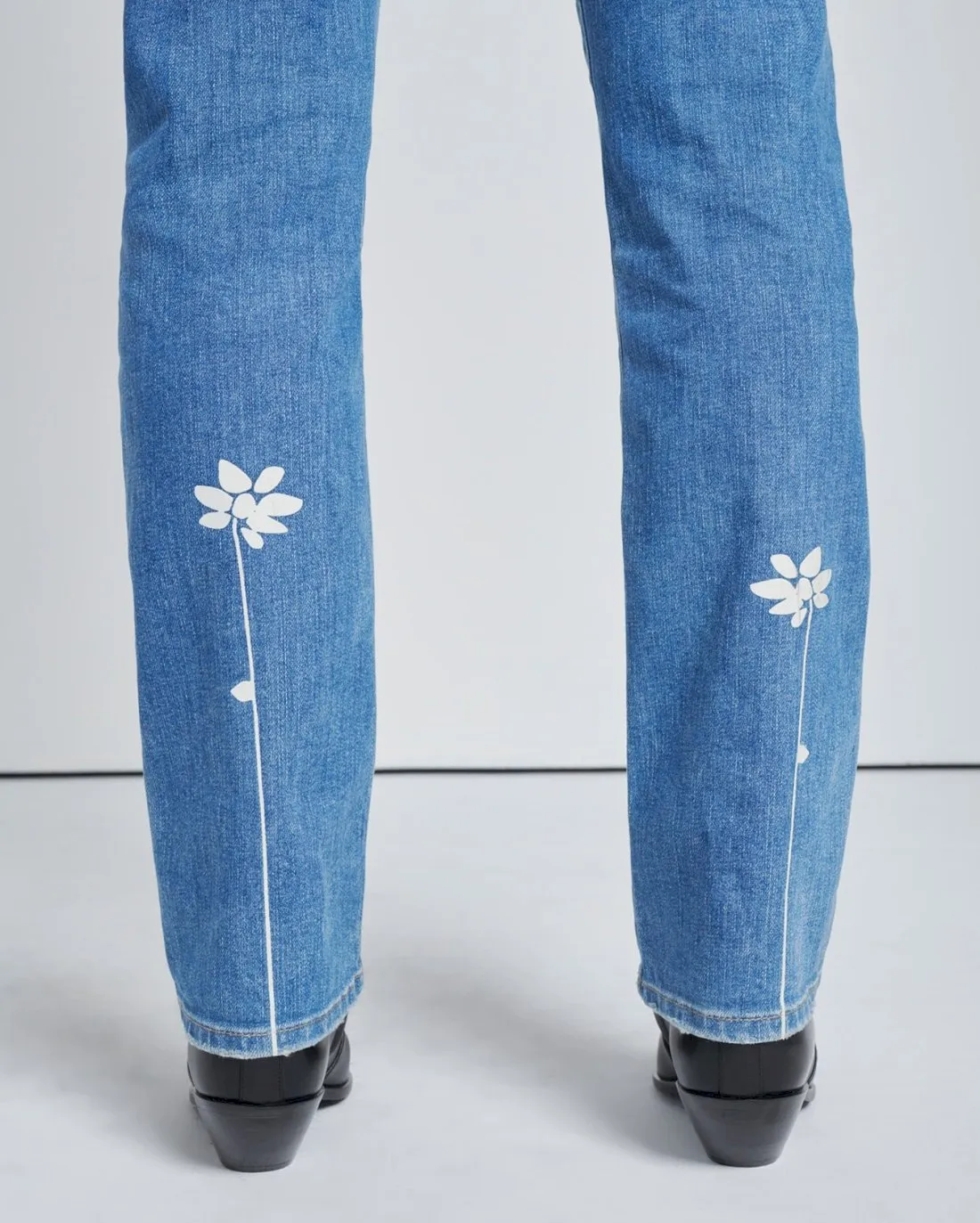 Easy Slim in Dream sold by 7 For All Mankind product image thumbnail 2