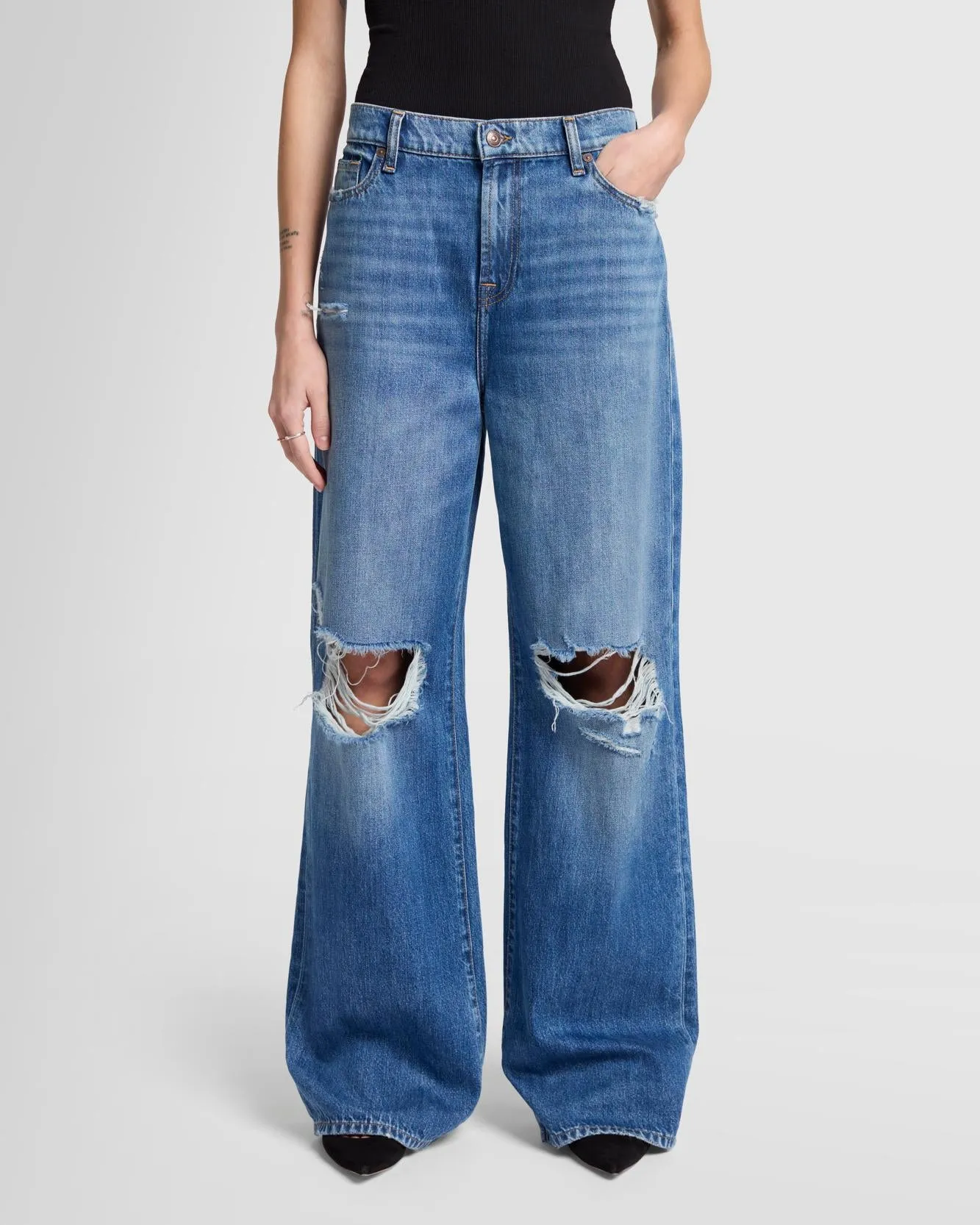 Scout Oversized Straight in Dasher sold by 7 For All Mankind product image thumbnail 2