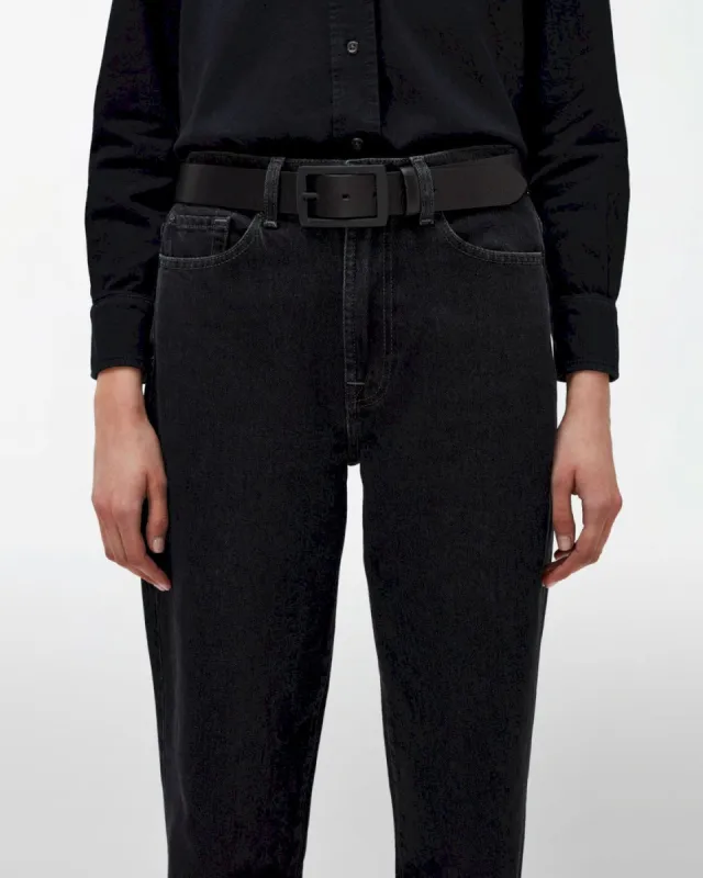 Classic Leather Belt in Black sold by 7 For All Mankind