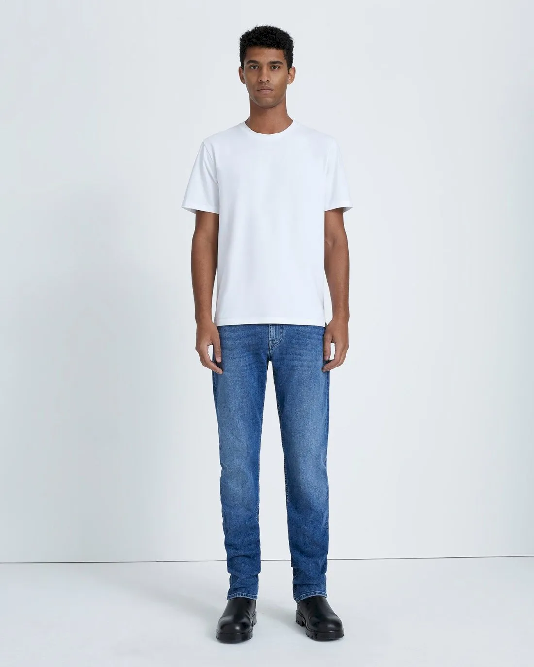 The Straight in Ledro sold by 7 For All Mankind