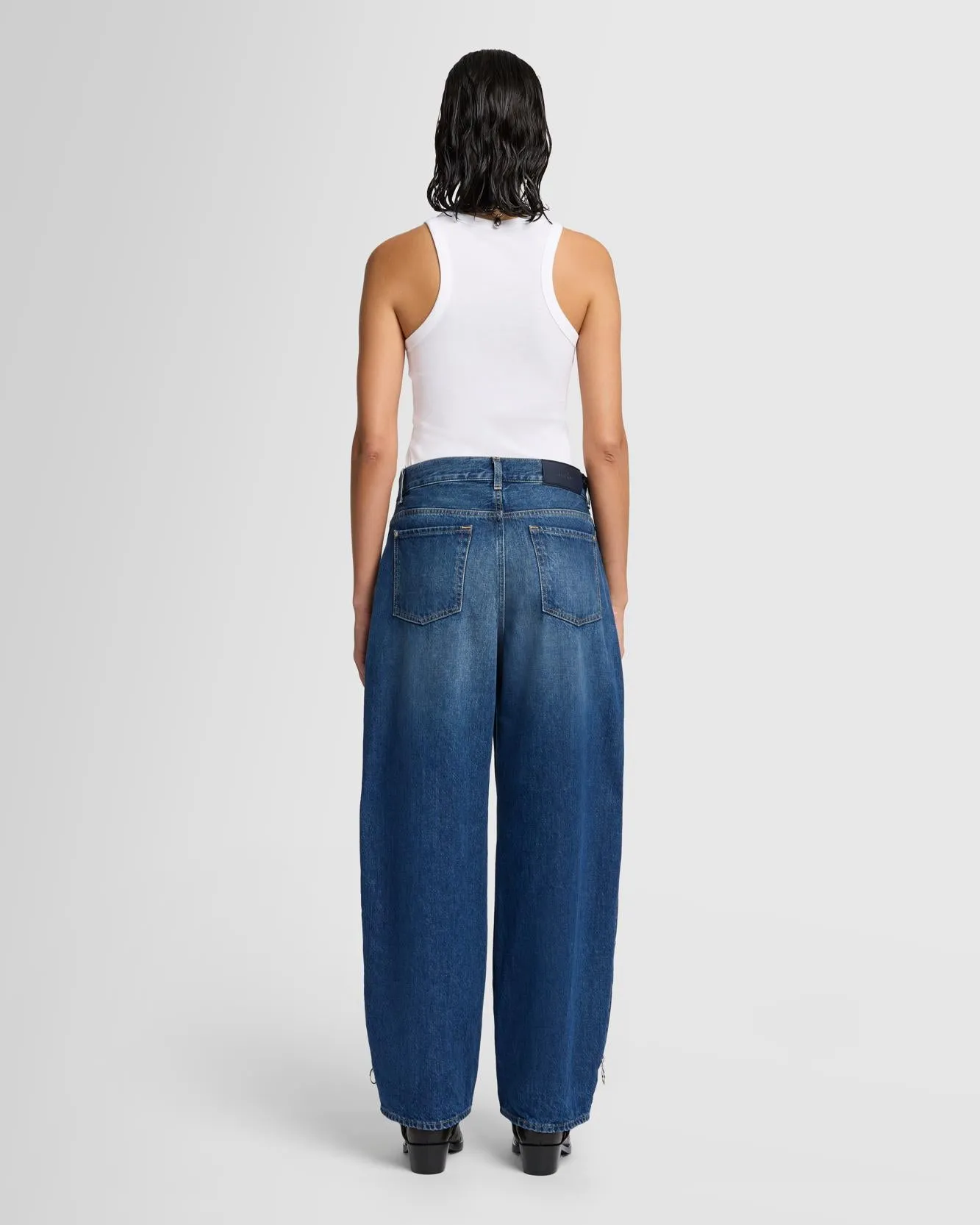 Bonnie Zip Barrel Leg in Topic sold by 7 For All Mankind product image thumbnail 5