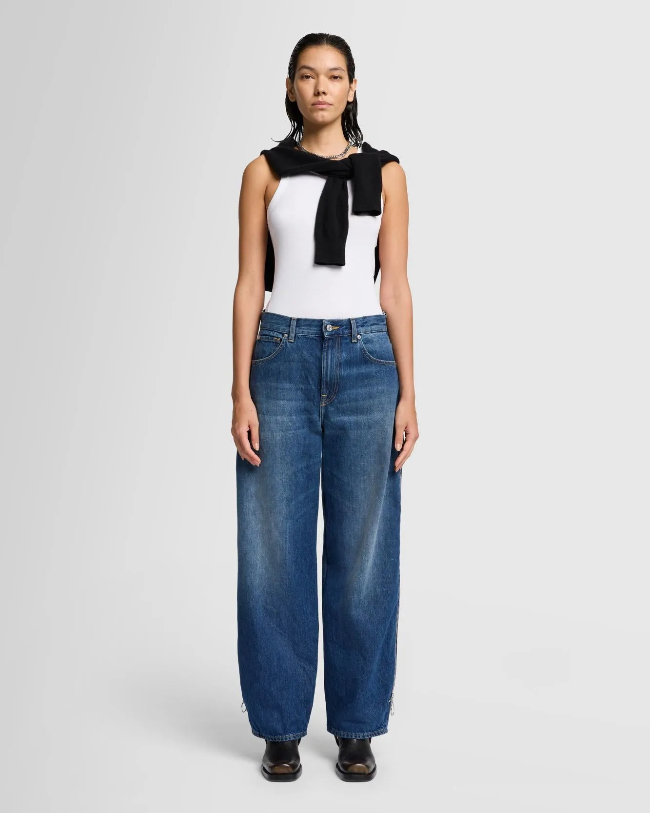 Bonnie Zip Barrel Leg in Topic sold by 7 For All Mankind