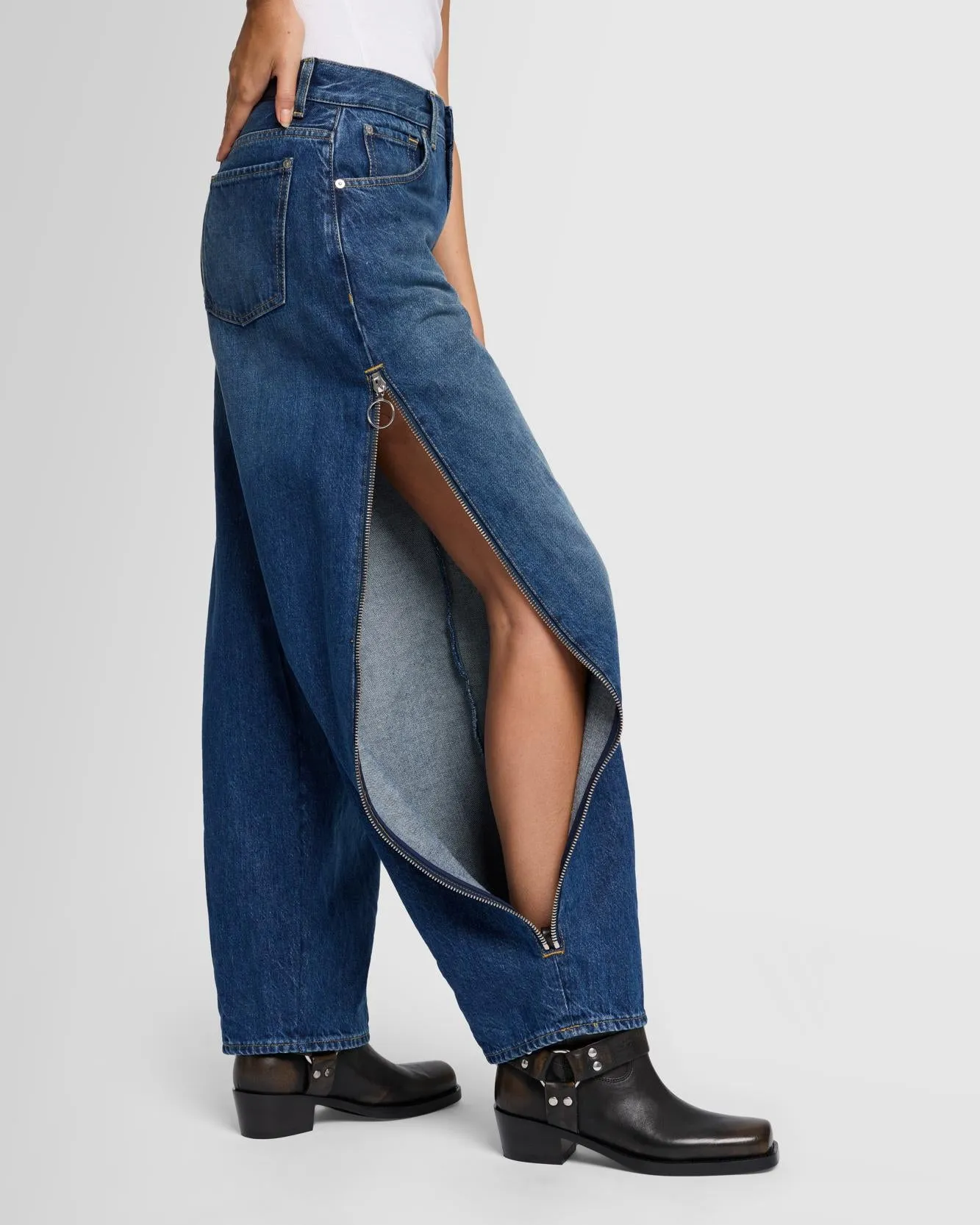 Bonnie Zip Barrel Leg in Topic sold by 7 For All Mankind product image thumbnail 2