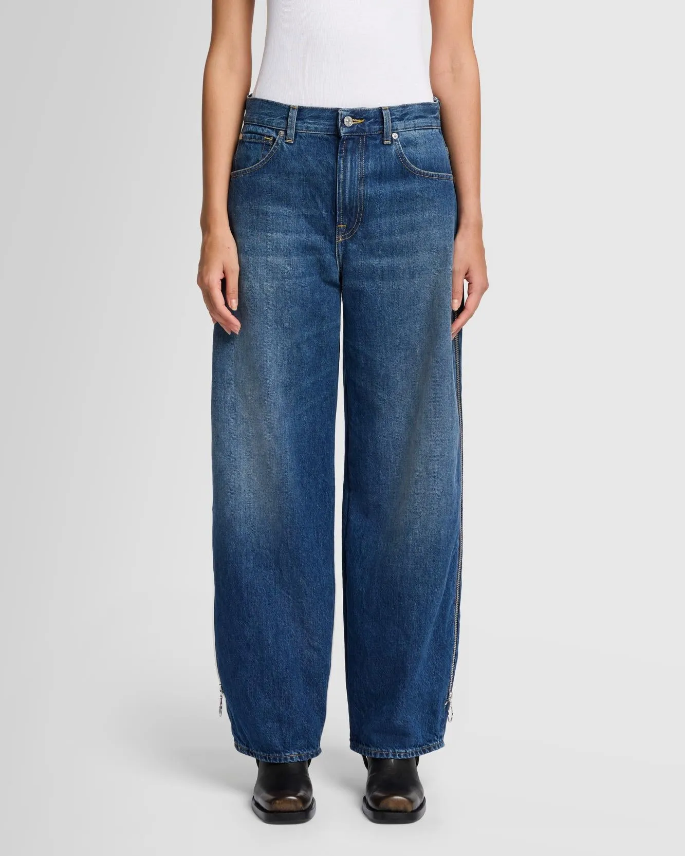 Bonnie Zip Barrel Leg in Topic sold by 7 For All Mankind product image thumbnail 3