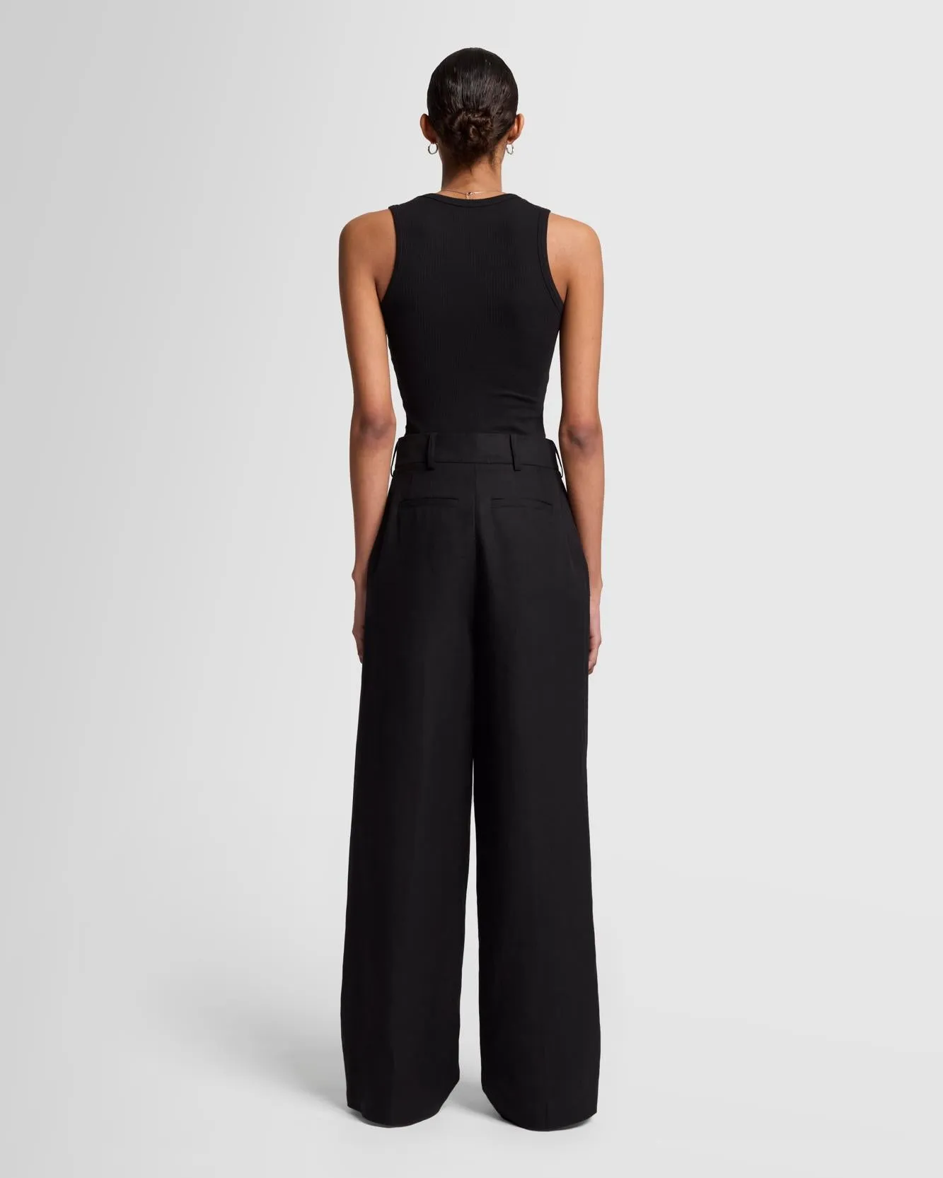 Linen Blend Pleated Trouser in Black sold by 7 For All Mankind product image thumbnail 4